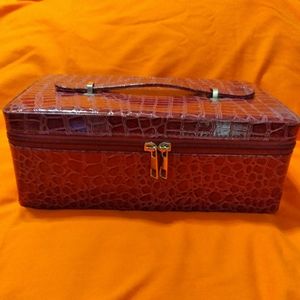 Essential oil carrying case